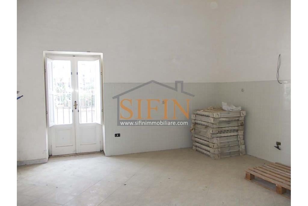 Appartamento Centro Storico - Fontanarosa (AV) nel pieno centro storico, via Bianchi, proponiamo in vendita appartamento di mq. 120,00 ca. ubicato al secondo piano di piccola palazzina