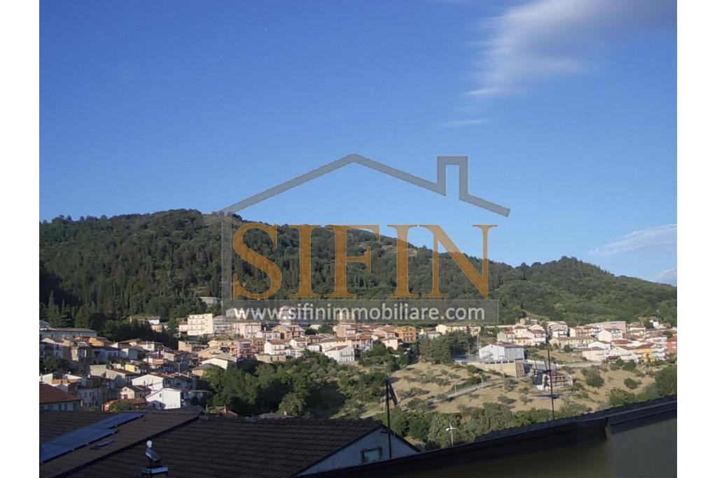 Casa con garage - Carife (AV), via Madonna delle Grazie, a pochi passi da piazza San Giovanni, proponiamo in vendita casa di complessivi mq. 98,00