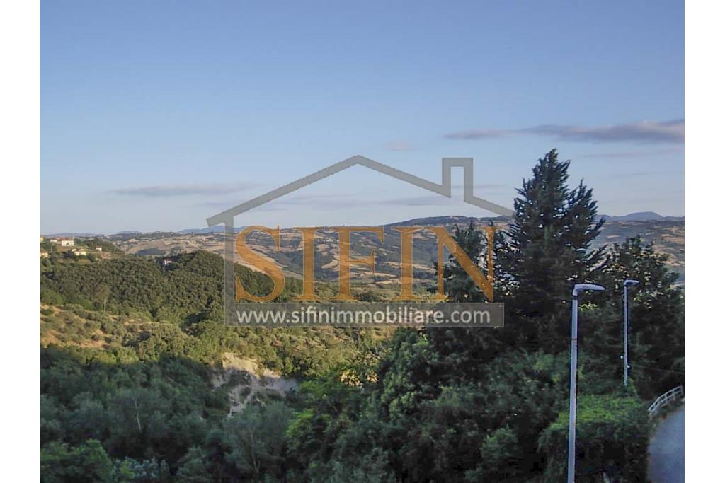 Casa con garage - Carife (AV), via Madonna delle Grazie, a pochi passi da piazza San Giovanni, proponiamo in vendita casa di complessivi mq. 98,00