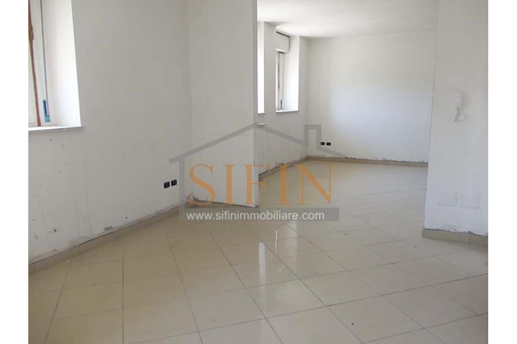 Appartamento 5 vani - GROTTAMINARDA (AV) in zona centralissima, via Largo Mercato, proponiamo in vendita appartamento di nuova costruzione di mq. 160,00 ca.