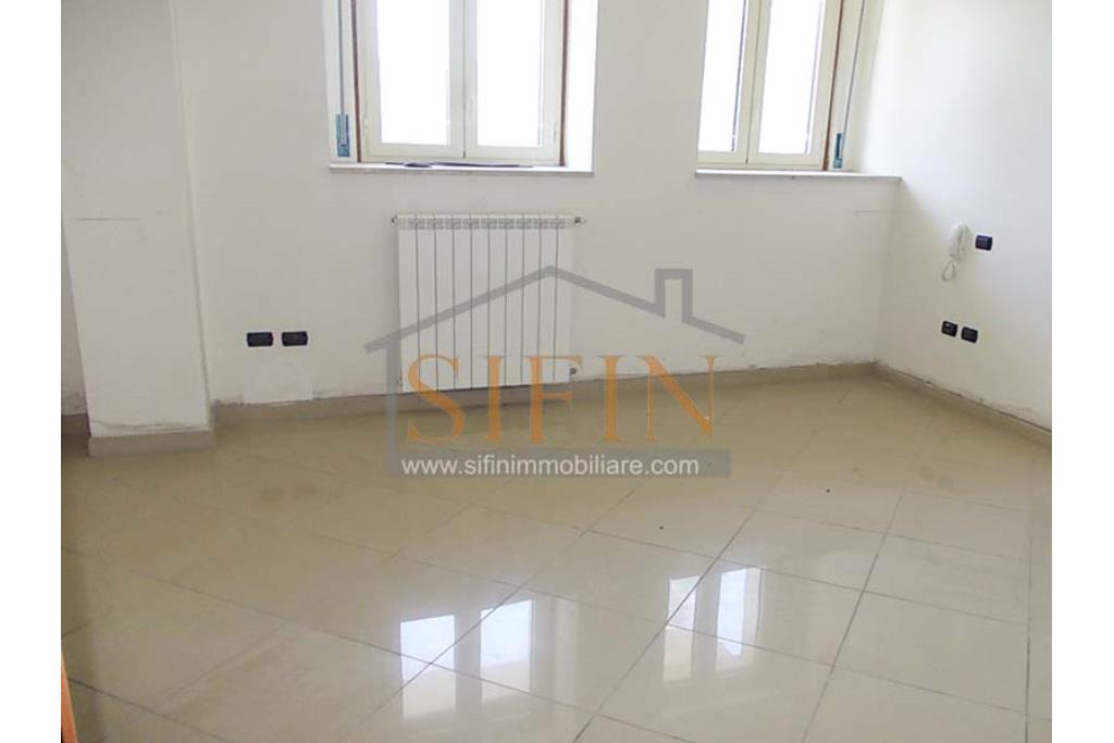 Appartamento 5 vani - GROTTAMINARDA (AV) in zona centralissima, via Largo Mercato, proponiamo in vendita appartamento di nuova costruzione di mq. 160,00 ca.