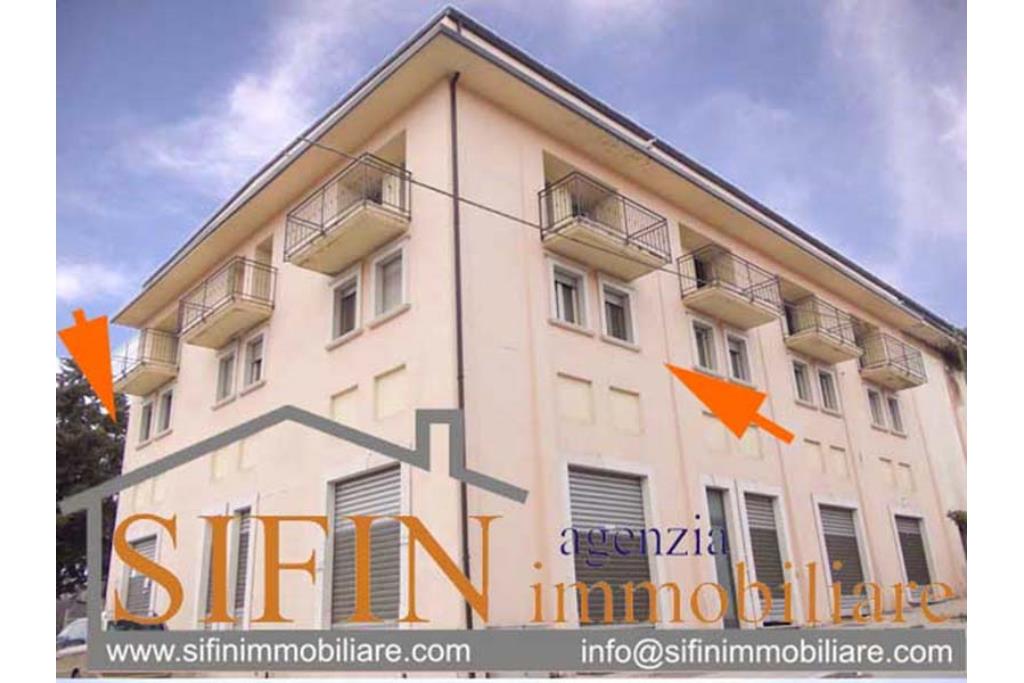 Appartamento 5 vani - GROTTAMINARDA (AV) in zona centralissima, via Largo Mercato, proponiamo in vendita appartamento di nuova costruzione di mq. 160,00 ca.