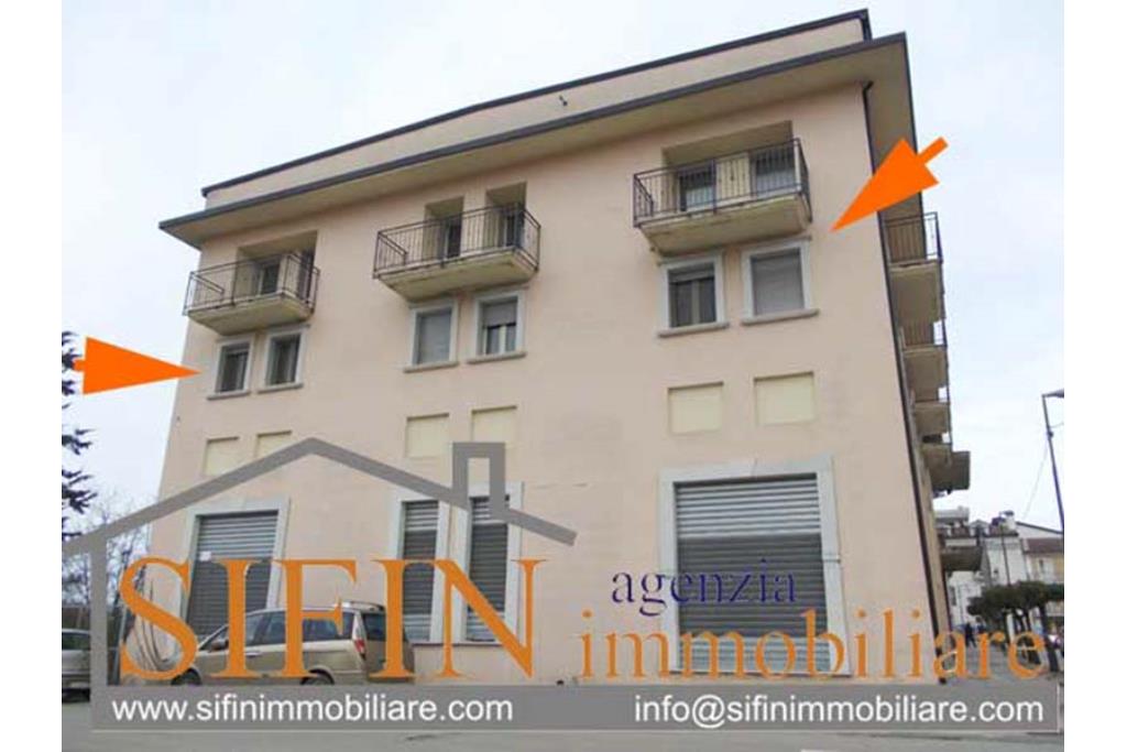 Appartamento 5 vani - GROTTAMINARDA (AV) in zona centralissima, via Largo Mercato, proponiamo in vendita appartamento di nuova costruzione di mq. 160,00 ca.