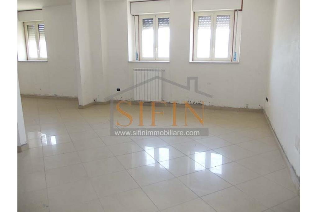 Appartamento 5 vani - GROTTAMINARDA (AV) in zona centralissima, via Largo Mercato, proponiamo in vendita appartamento di nuova costruzione di mq. 160,00 ca.