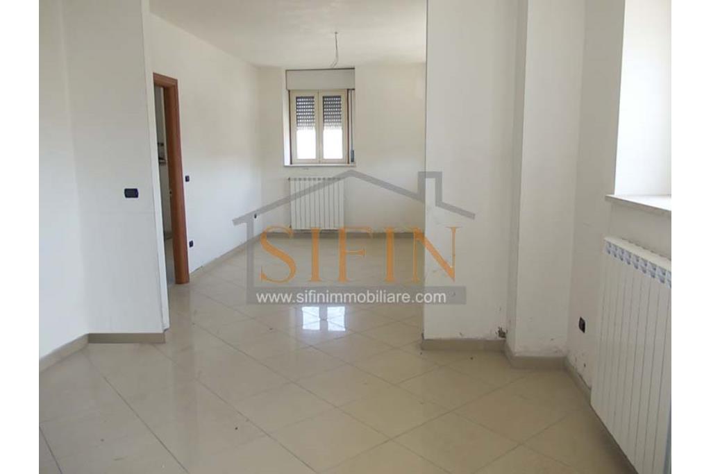 Appartamento 5 vani - GROTTAMINARDA (AV) in zona centralissima, via Largo Mercato, proponiamo in vendita appartamento di nuova costruzione di mq. 160,00 ca.