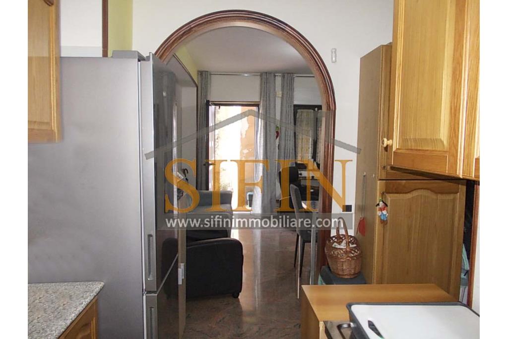 Casa indipendente  - Carife, casa singola di complessivi mq. 50,00 ed ubicata sulla centralissima via Roma (II Vicolo). L'abitazione si sviluppa su due livelli