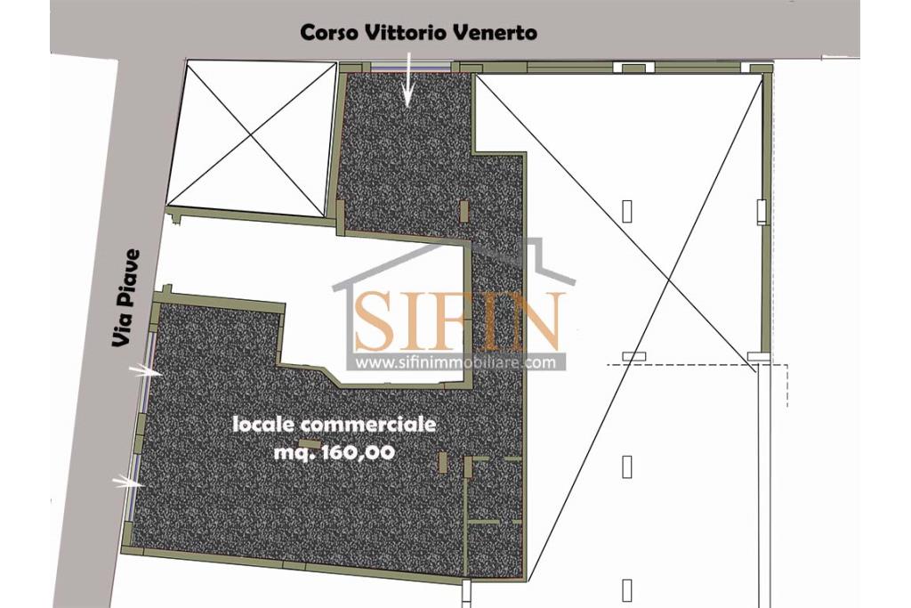 Locale Commerciale - Grottaminarda, locale commerciale mq. 160,00 in zona centralissima con vetrina su Corso Vittorio Veneto e doppio accesso da via Piave