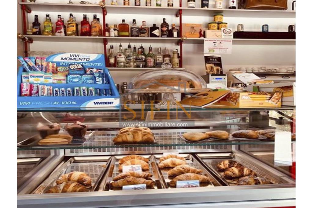 Lounge-Bar Grottaminarda - Grottaminarda, su strada ad alto flusso veicolare (S.S. 90) e con parcheggio, proponiamo in locazione, non il solito locale, ma un Bus Bar, rifinito e pronto all'uso