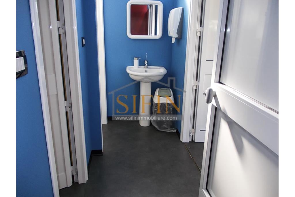 Lounge-Bar Grottaminarda - Grottaminarda, su strada ad alto flusso veicolare (S.S. 90) e con parcheggio, proponiamo in locazione, non il solito locale, ma un Bus Bar, rifinito e pronto all'uso