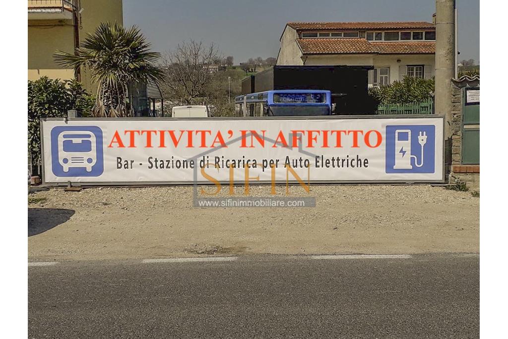 Lounge-Bar Grottaminarda - Grottaminarda, su strada ad alto flusso veicolare (S.S. 90) e con parcheggio, proponiamo in locazione, non il solito locale, ma un Bus Bar, rifinito e pronto all'uso
