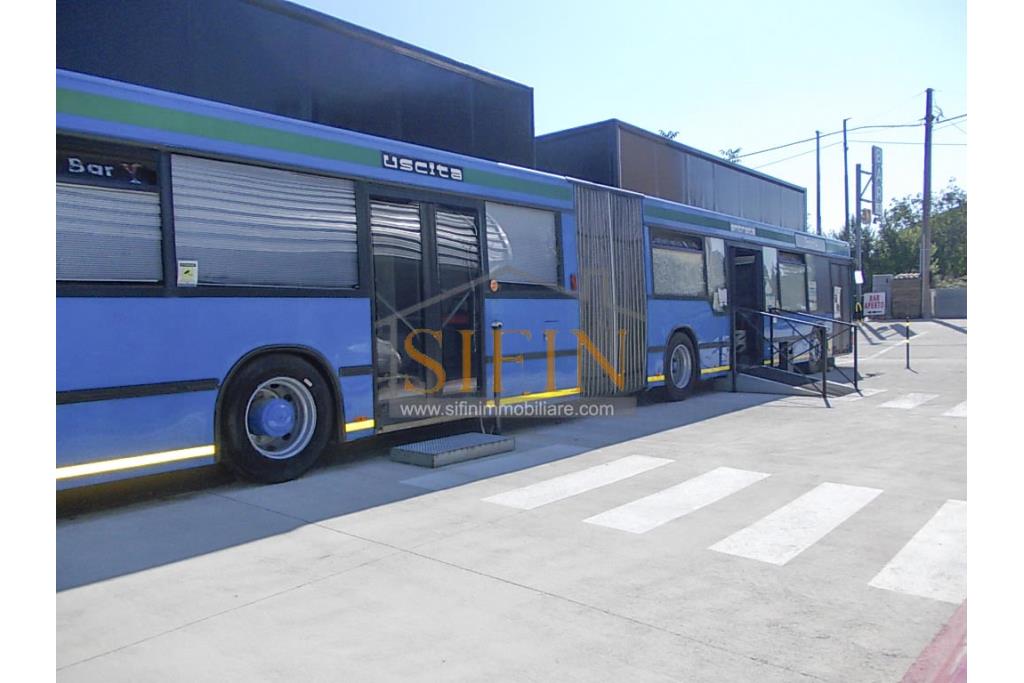 Lounge-Bar Grottaminarda - Grottaminarda, su strada ad alto flusso veicolare (S.S. 90) e con parcheggio, proponiamo in locazione, non il solito locale, ma un Bus Bar, rifinito e pronto all'uso
