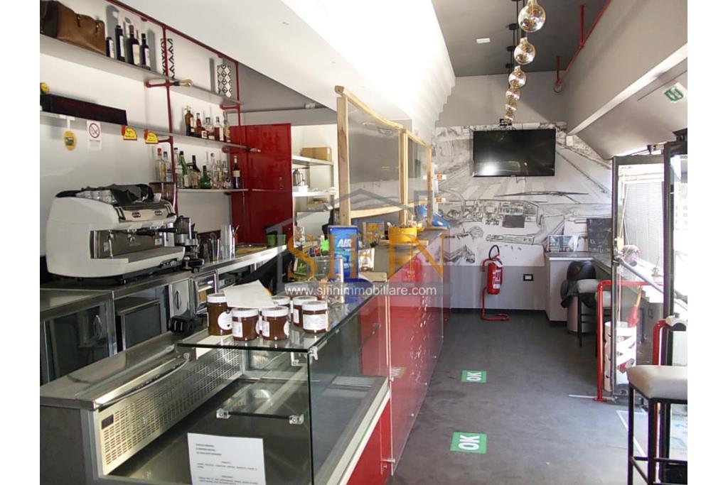 Lounge-Bar Grottaminarda - Grottaminarda, su strada ad alto flusso veicolare (S.S. 90) e con parcheggio, proponiamo in locazione, non il solito locale, ma un Bus Bar, rifinito e pronto all'uso