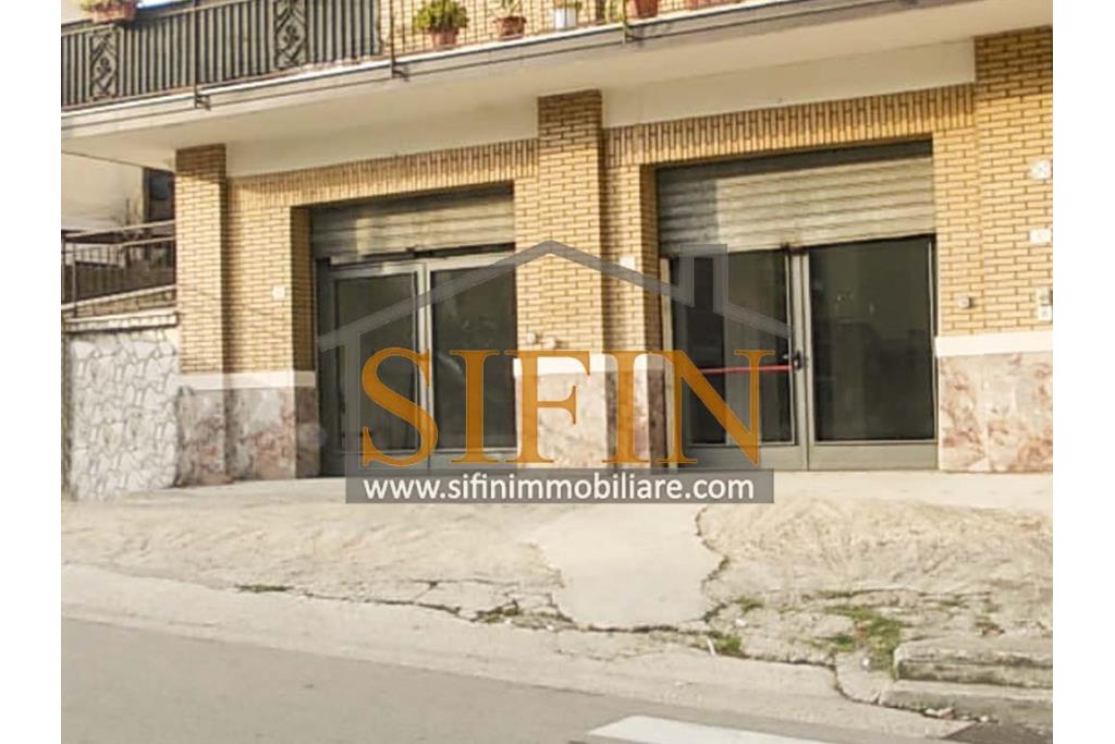 Locale Commerciale - Grottaminarda (AV), via Condotto, proponiamo in locazione locale commerciale di mq. 135,00 ca.