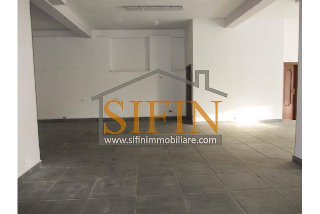 Locale Commerciale - Grottaminarda (AV), via Condotto, proponiamo in locazione locale commerciale di mq. 135,00 ca.
