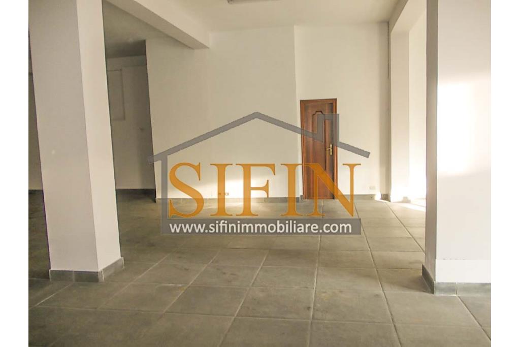 Locale Commerciale - Grottaminarda (AV), via Condotto, proponiamo in locazione locale commerciale di mq. 135,00 ca.