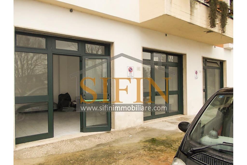 Locale  - Grottaminarda, via G. Verdi, proponiamo in vendita locale di mq. 66,0