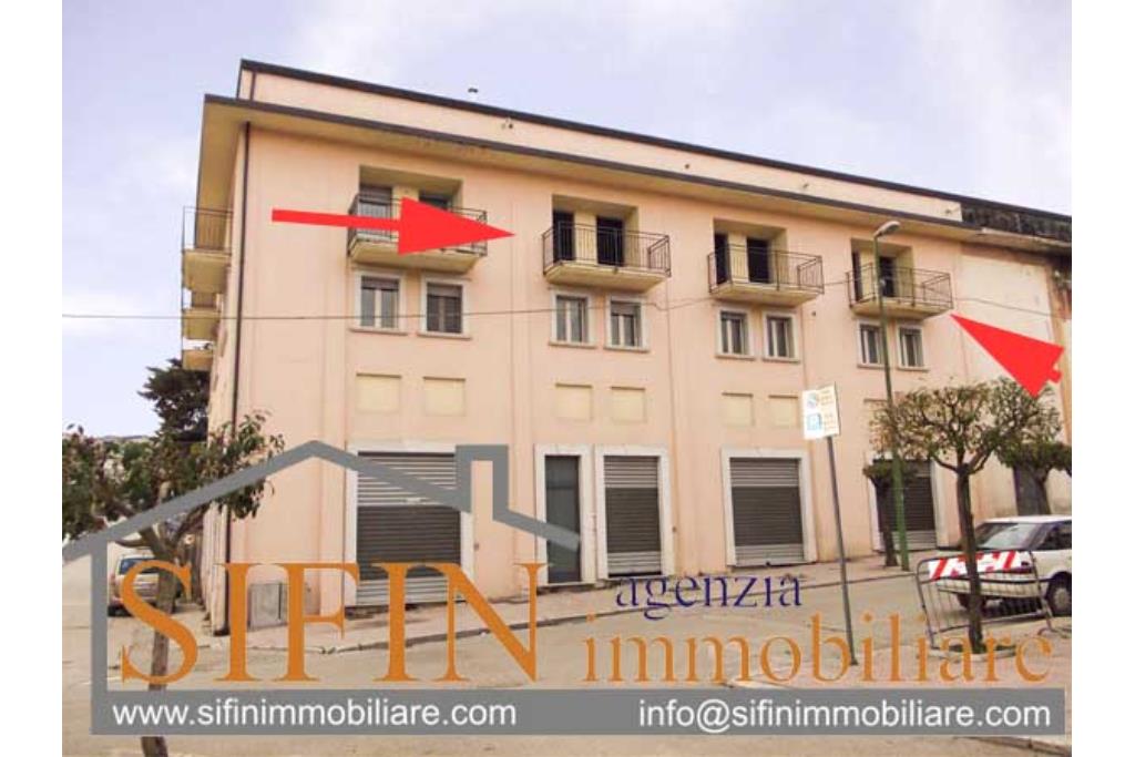 APPARTAMENTO CON ASCENSORE - Grottaminarda, in zona centralissima, via Largo Mercato, proponiamo appartamento in vendita in corso di costruzione di mq. 160,00 ca. con infissi gia installati