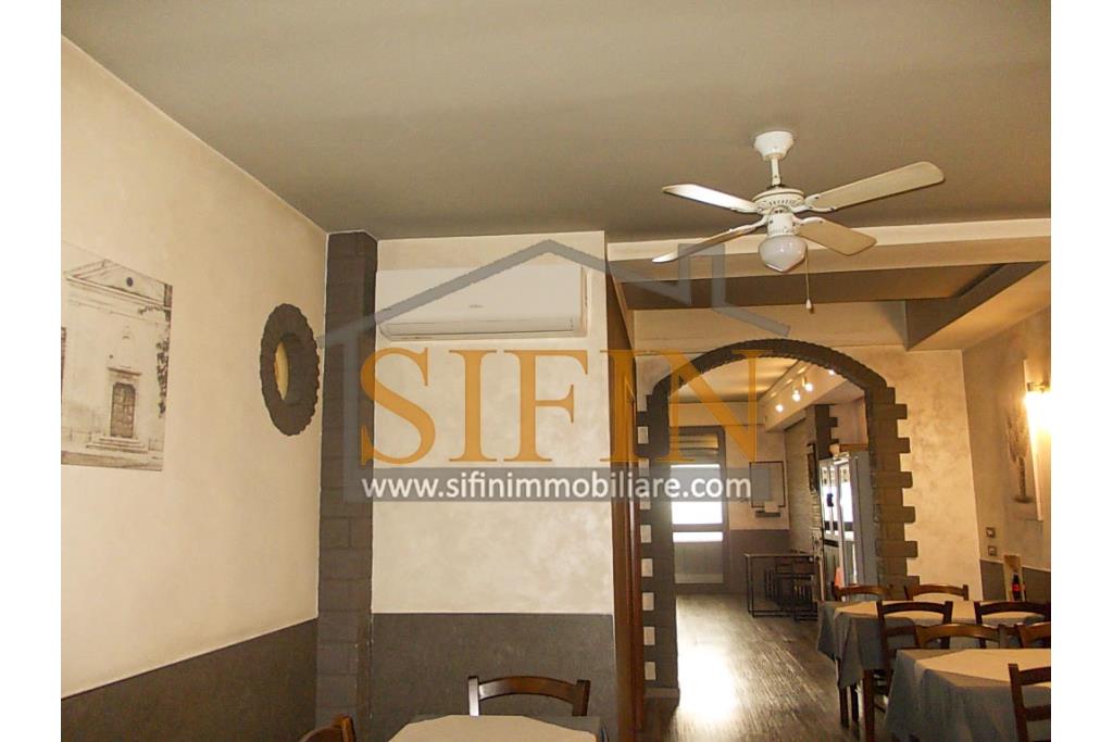 Pizzeria Friggitoria - Grottaminarda (AV), in zona centrale ad alto flusso veicolare, proponiamo in affitto 