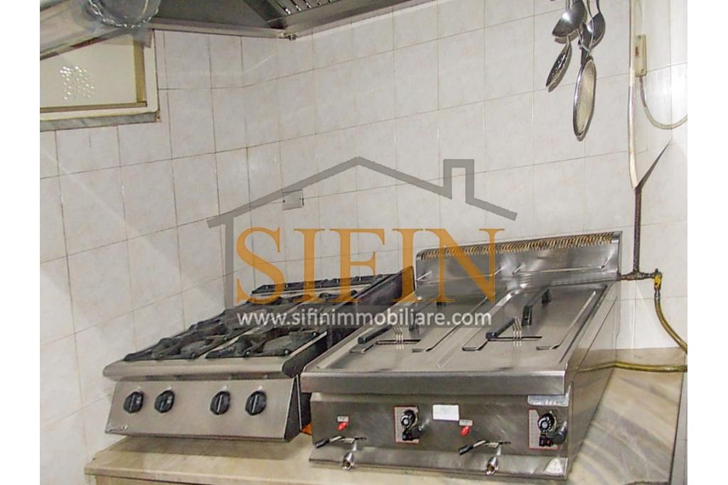 Pizzeria Friggitoria - Grottaminarda (AV), in zona centrale ad alto flusso veicolare, proponiamo in affitto 