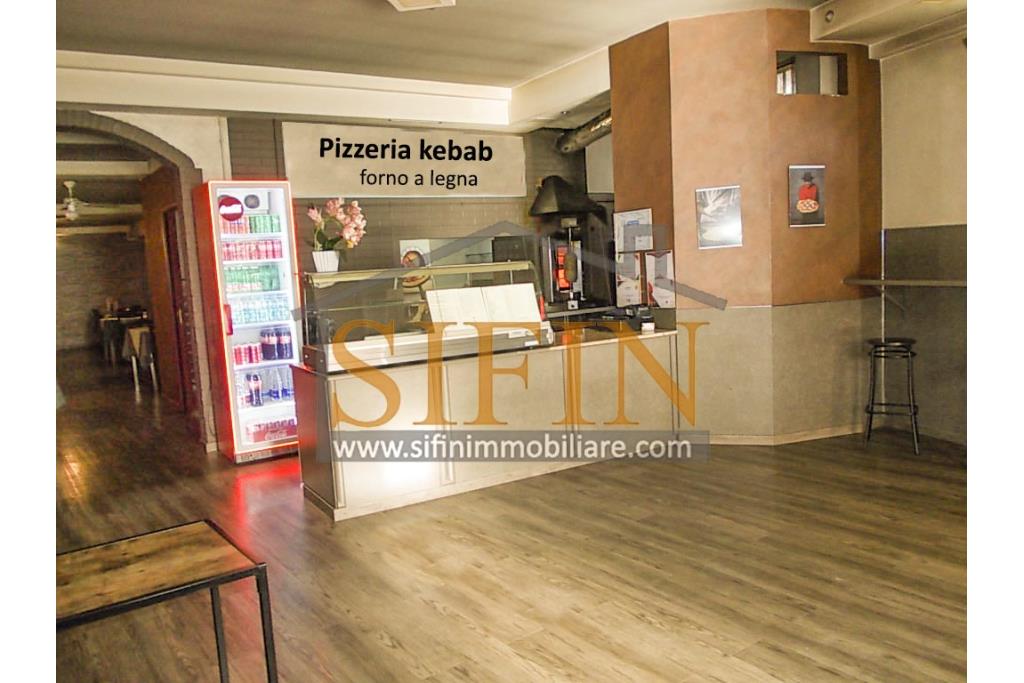 Pizzeria Friggitoria - Grottaminarda (AV), in zona centrale ad alto flusso veicolare, proponiamo in affitto 