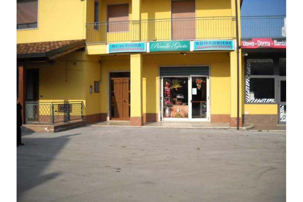 Locale Commerciale - Locale commerciale in locazione alla c/da Ponticelli Grottaminarda
