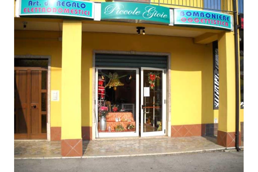 Locale Commerciale - Locale commerciale in locazione alla c/da Ponticelli Grottaminarda