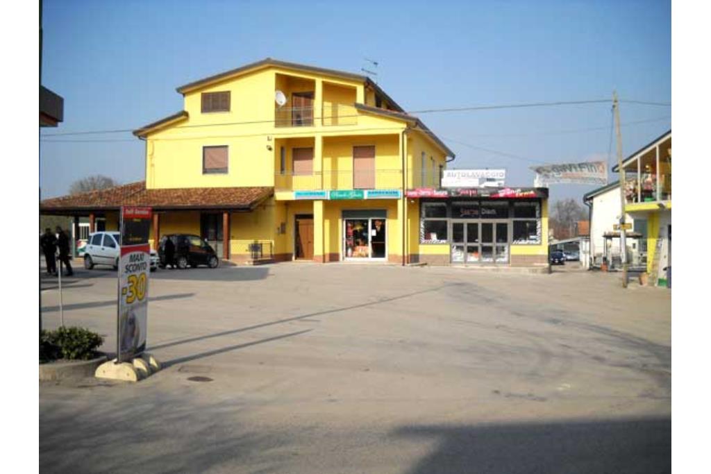 Locale Commerciale - Locale commerciale in locazione alla c/da Ponticelli Grottaminarda