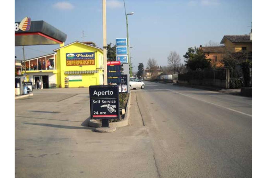 Locale Commerciale - Locale commerciale in locazione alla c/da Ponticelli Grottaminarda