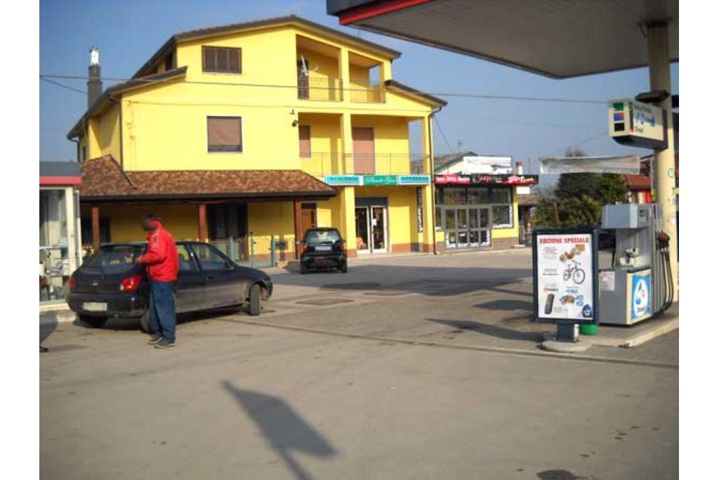 Locale Commerciale - Locale commerciale in locazione alla c/da Ponticelli Grottaminarda