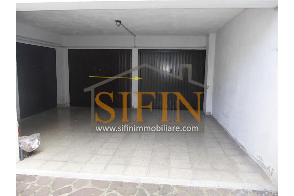 Appartamento con garage - Sturno (AV) via Raffaello, a soli 850 metri da piazza Municipio, proponiamo in vendita appartamento di complessi mq. 180,00 oltre balconi e box auto di mq. 15,00 ca.