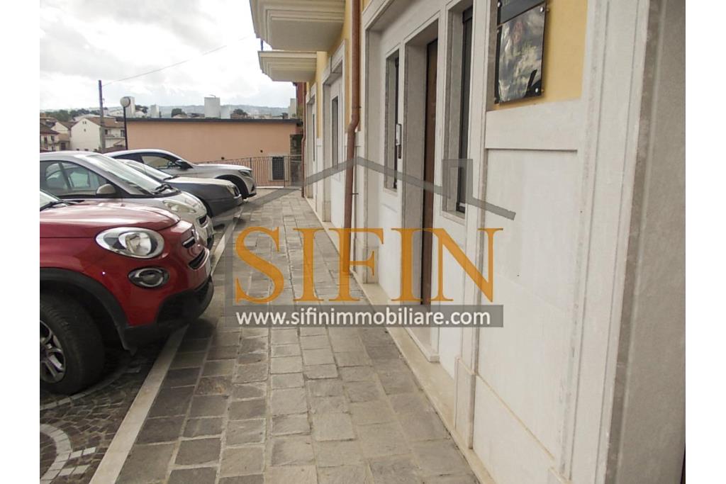 Appartamento Piano Terra - Grottaminarda (AV) in zona semicentrale (via D. Cimarosa) proponiamo in vendita appartamento di nuova costruzione di complessivi mq. 215,00 ca. ubicato al piano terra