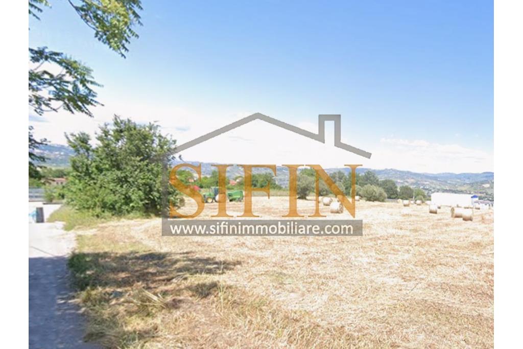 Terreno Edificabile - Grottaminarda (AV) in adiacenza della variante ANAS, proponiamo in vendita terreno edificabile di mq. 18.500,00 ricadente in zona 