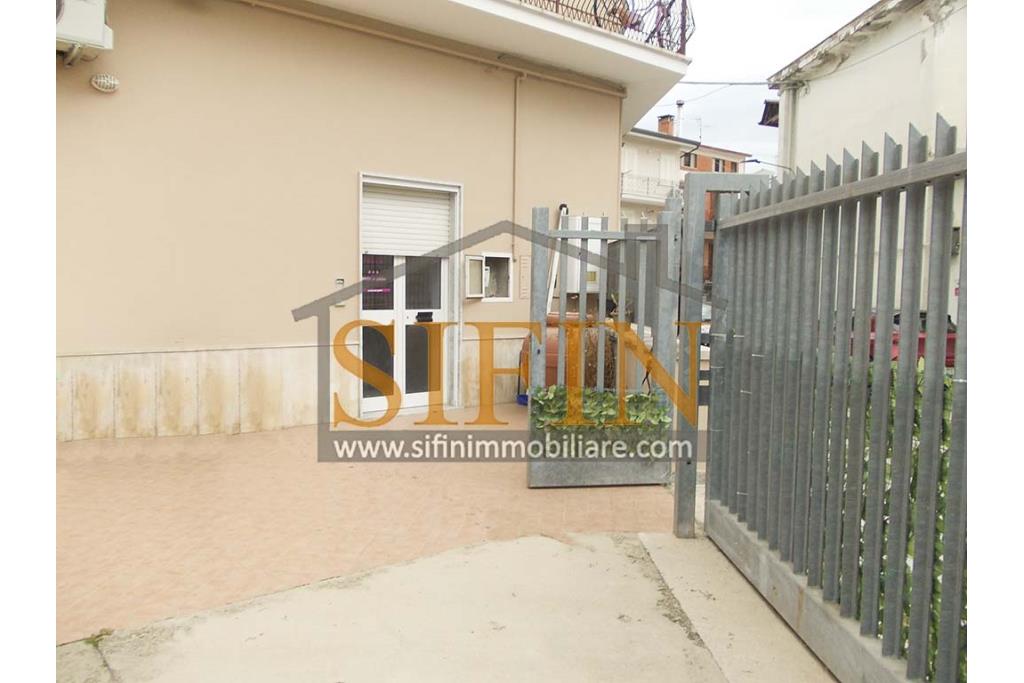 Negozio di Toelettatura PRONTO - Grottaminarda: Affittasi Negozio di Toelettatura 