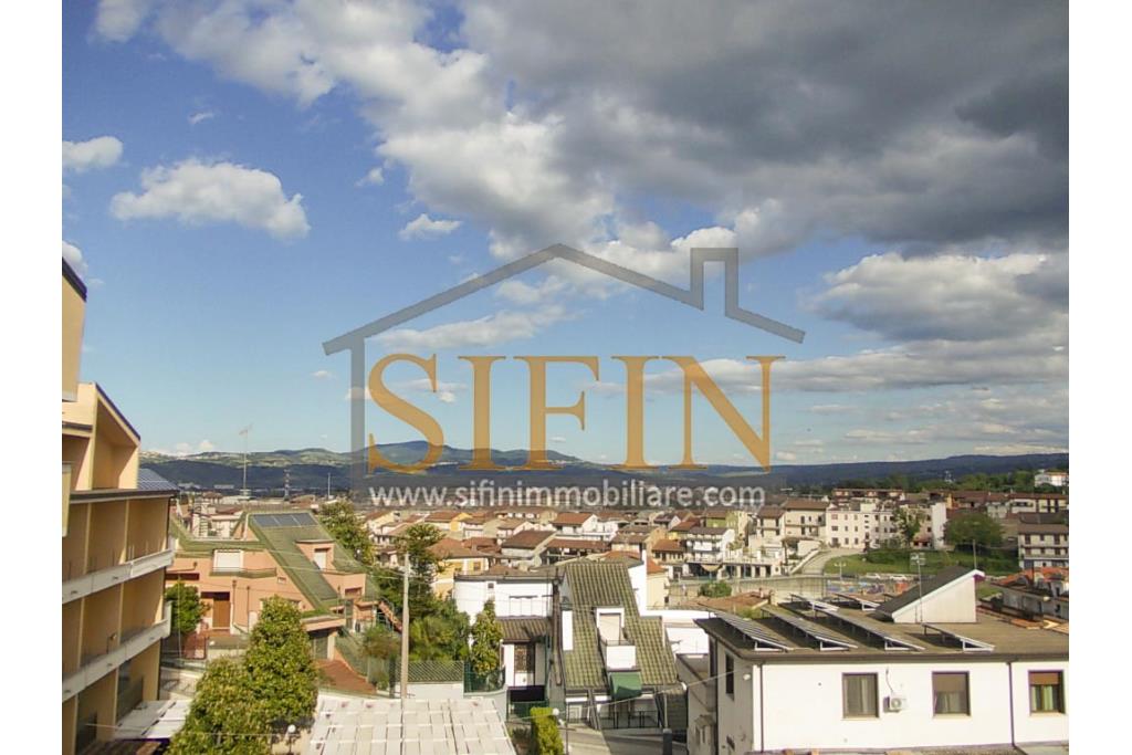 mansarda con terrazzi - Splendido Appartamento Mansardato di mq. 135,00 oltre a mq. 35,00 di balconi/terrazzi in Grottaminarda via Condotto, con tre camere da letto e due bagni, cucina e salone
