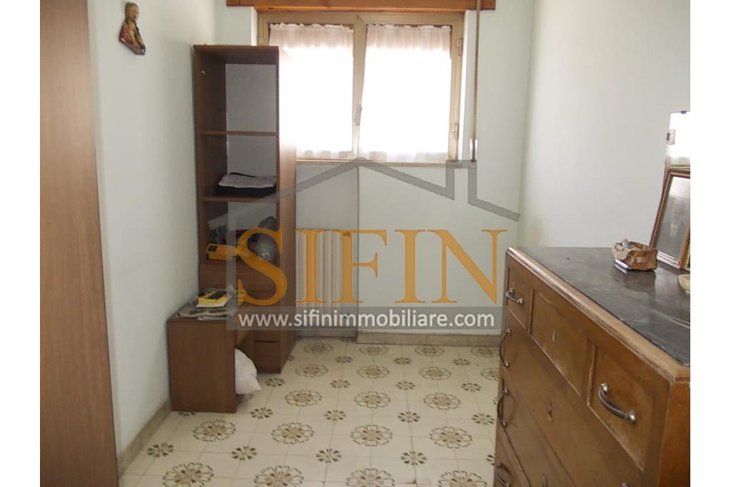 Casa con garage  - Nel cuore di Sant'Angelo all'Esca, nel suggestivo scenario del centro storico, proponiamo in vendita un'esclusiva casa singola di 200 mq complessivi, disposta su due livelli.