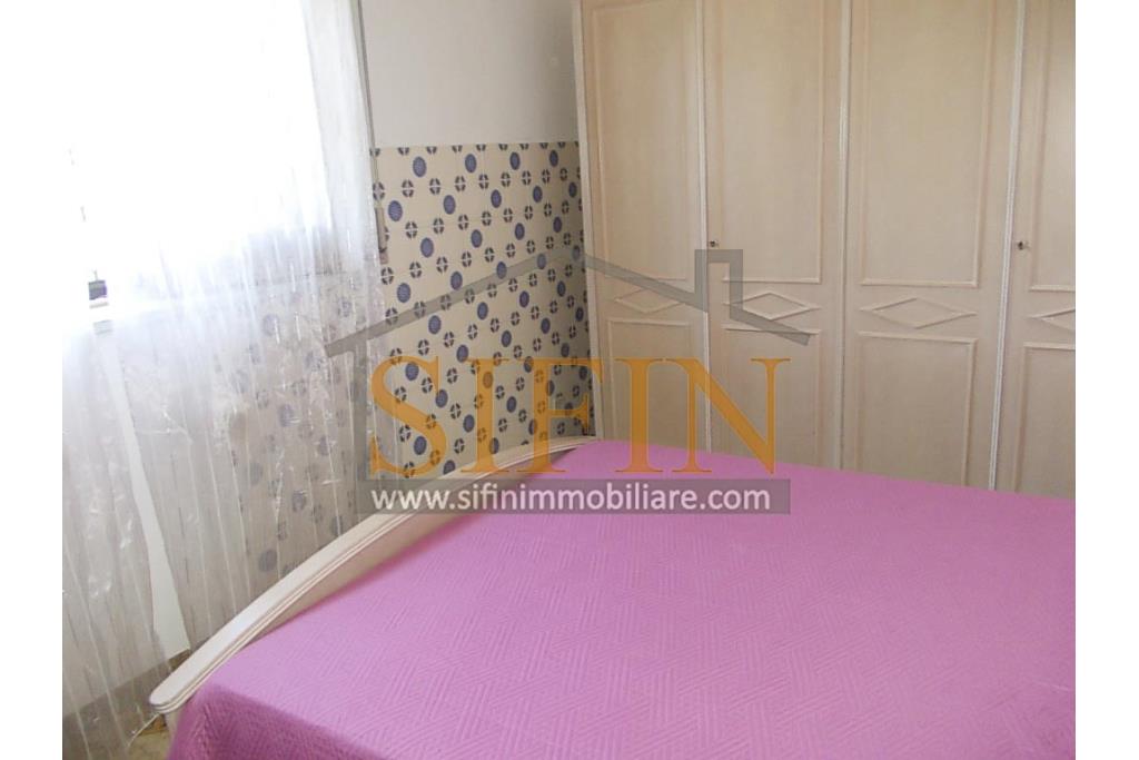 Villa con Giardino - A Villamaina, a soli 300 metri da Piazza Risorgimento, proponiamo in vendita una villa indipendente disposta su tre livelli, di complessivi mq. 300,00 oltre giardino di mq. 350,00 ca. ideale per chi � alla ricerca di ampi spazi e di una soluzione abitativa versatile.