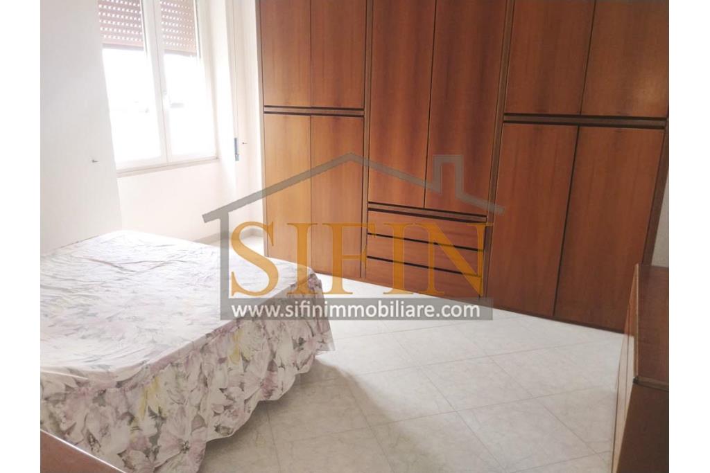 Appartamento con garage - Fontanarosa � Rione Matteotti, nella prima periferia del paese, proponiamo in vendita un pratico e luminoso appartamento di mq. 94,00 ca. situato al secondo piano di una piccola palazzina composta da soli 4 appartamenti.