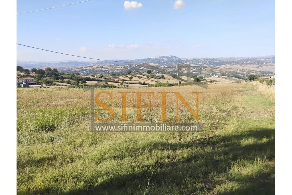 Terreno Edificabile - Grottaminarda, contrada Bosco, proponiamo in vendita terreno edificabile di mq. 4.000,00 ca. in zona molto panoramica