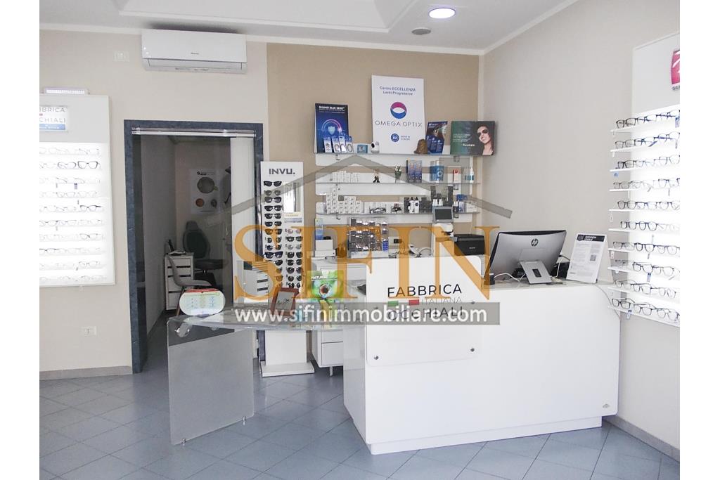 Cessione Attivit� Ottica Storica � Grottaminarda - Proponiamo in vendita un�attivit� di ottica avviata e ben consolidata da oltre 20 anni, situata in Via Francesco Flammia