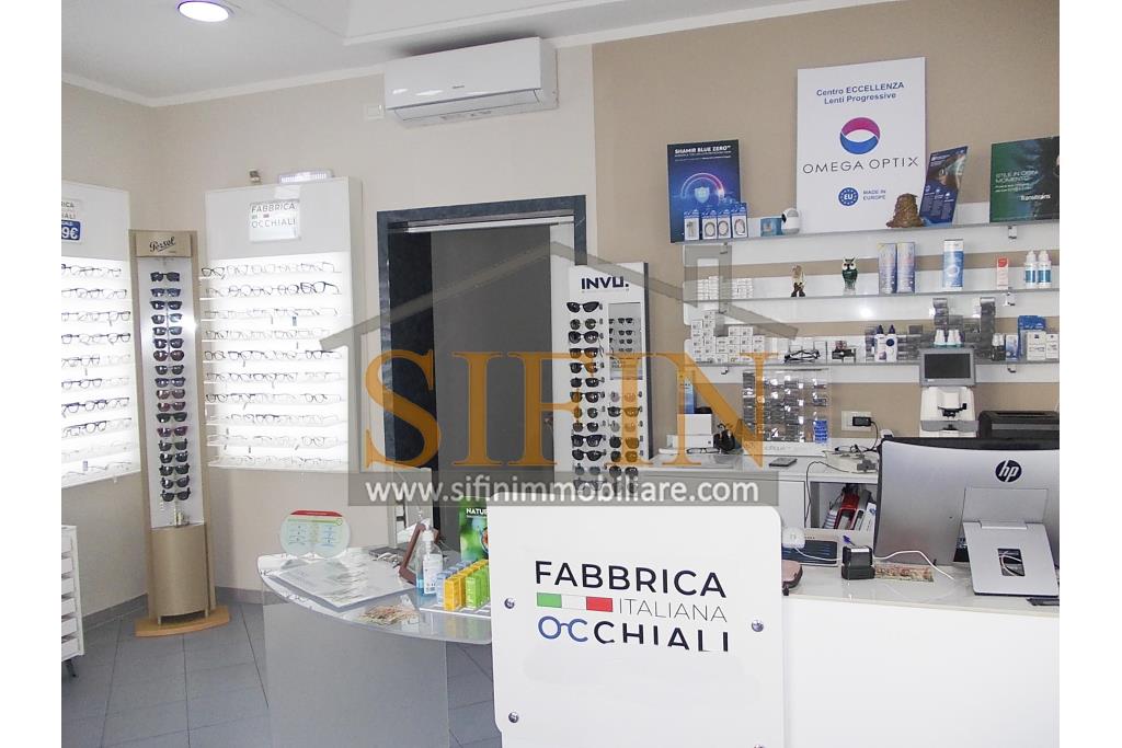 Cessione Attivit� Ottica Storica � Grottaminarda - Proponiamo in vendita un�attivit� di ottica avviata e ben consolidata da oltre 20 anni, situata in Via Francesco Flammia