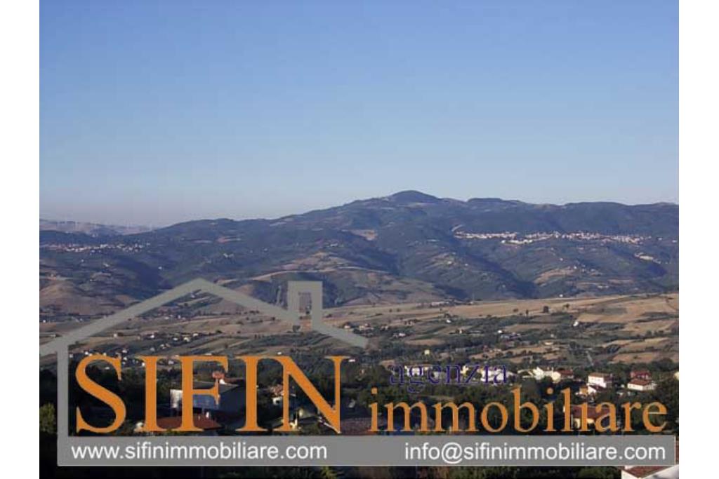 Villa con Giardino - Villa di mq. 350,00 con giardino vendita Frigento localit Pagliara
