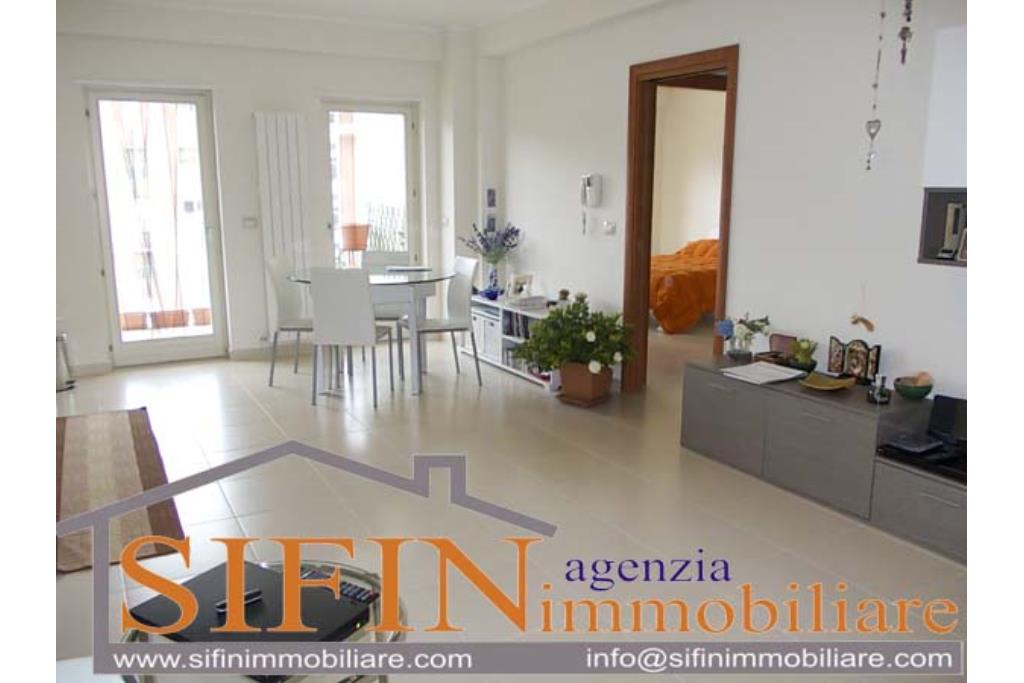 Appartamento con due garages - appartamento mq 150,00 con due garage in vendita ad ariano irpino