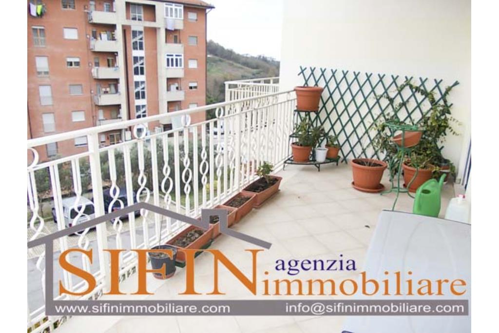 Appartamento con due garages - appartamento mq 150,00 con due garage in vendita ad ariano irpino