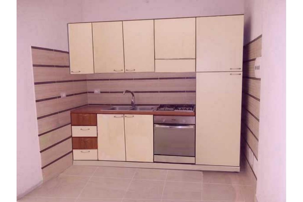 Appartamento con due garages - appartamento mq 150,00 con due garage in vendita ad ariano irpino