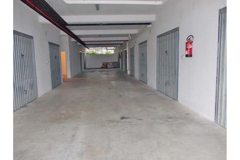Appartamento con due garages - appartamento mq 150,00 con due garage in vendita ad ariano irpino