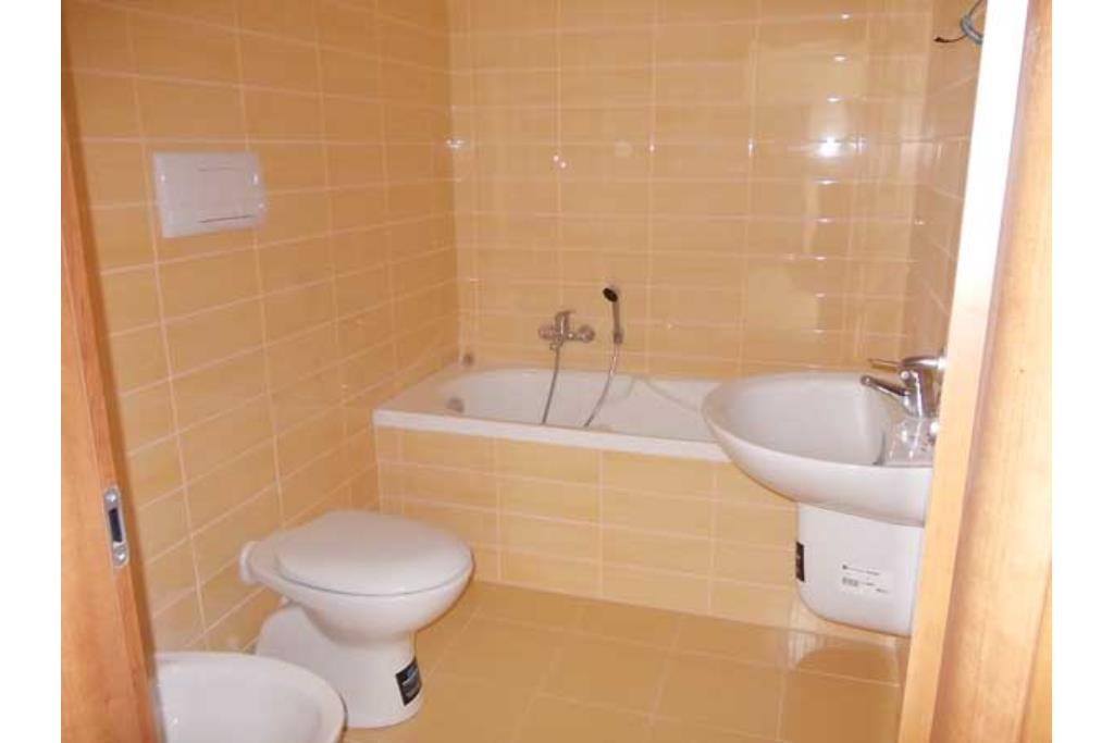 Appartamento con due garages - appartamento mq 150,00 con due garage in vendita ad ariano irpino