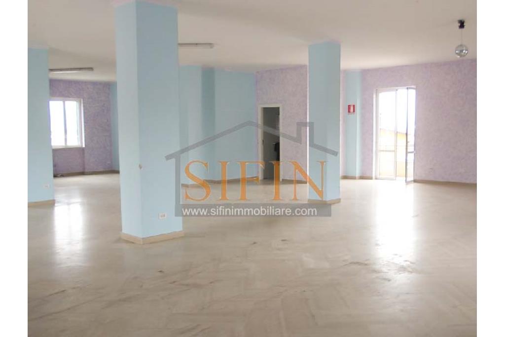 Locale Commerciale  - Locale mq. 200,00 oltre portico e piazzale in affitto a Fontanarosa