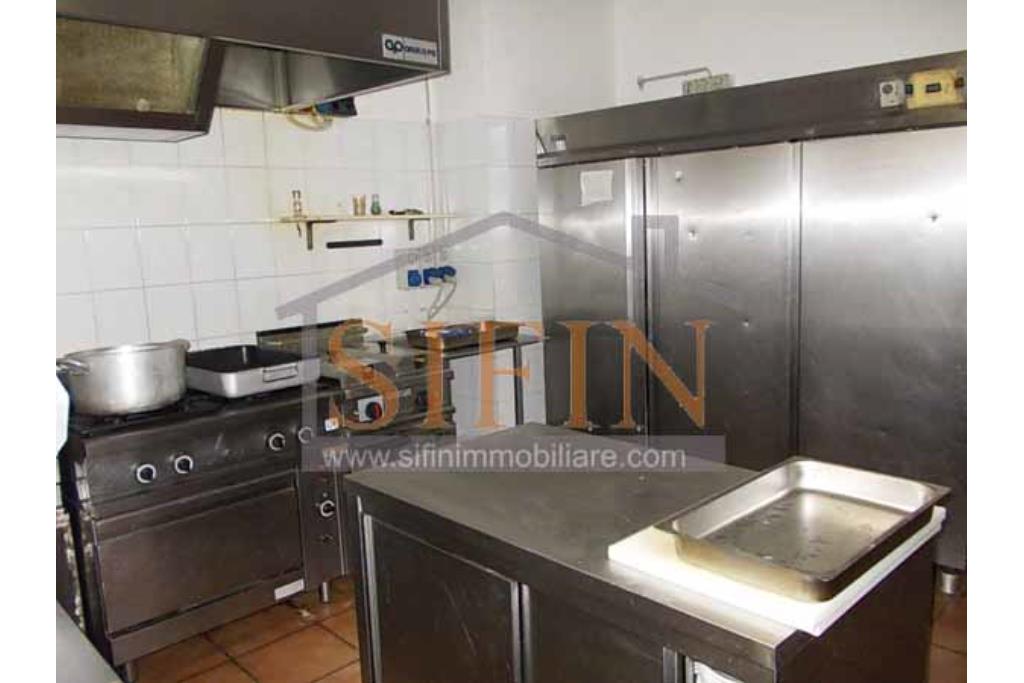 Ristorante Pizzeria Braceria - Grottaminarda, proponiamo in locazione ristorante pizzeria con piccola braceria