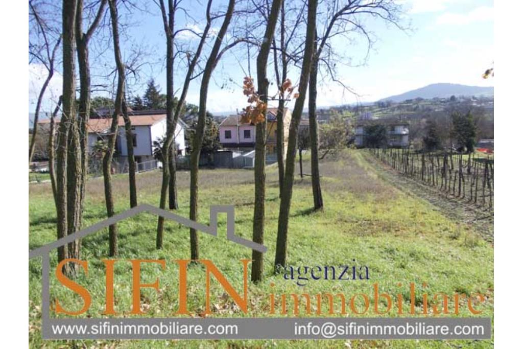 Terreno Edificabile - Grottaminarda (AV) - via Pioppi
In zona periferica proponiamo in vendita terreno edificabile di mq. 3.300,00 ricadente in 