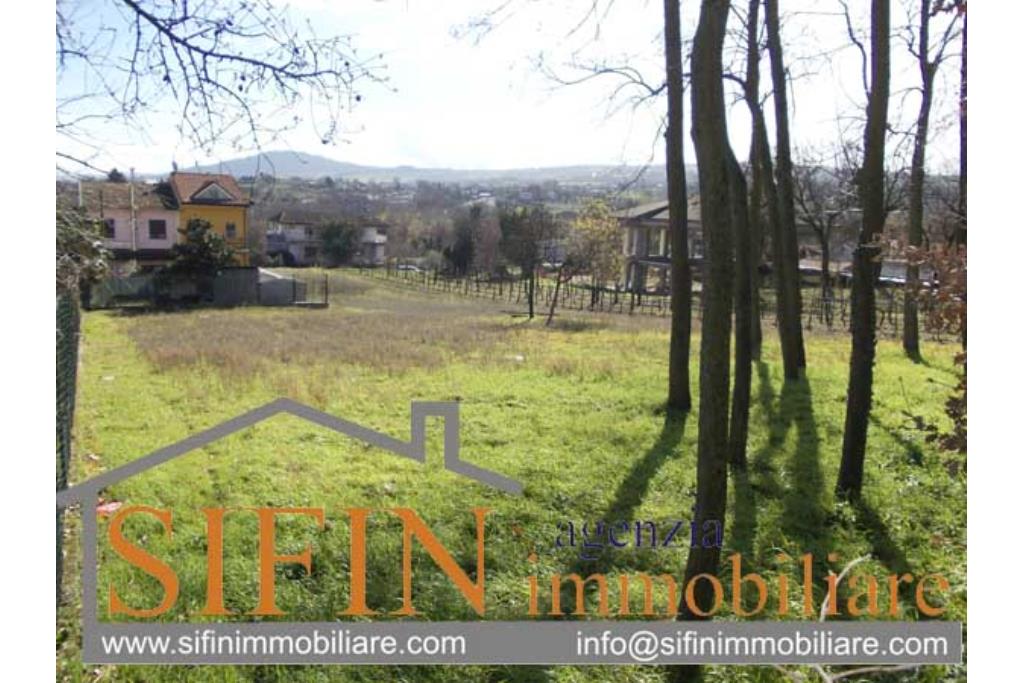 Terreno Edificabile - Grottaminarda (AV) - via Pioppi
In zona periferica proponiamo in vendita terreno edificabile di mq. 3.300,00 ricadente in 
